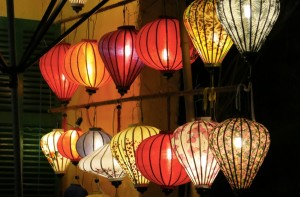 Sorry for the volume of lantern photos - but they're so darn PRETTY.